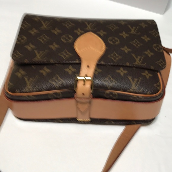 LV shoulder bag in excellent condition. - Picture 2 of 16